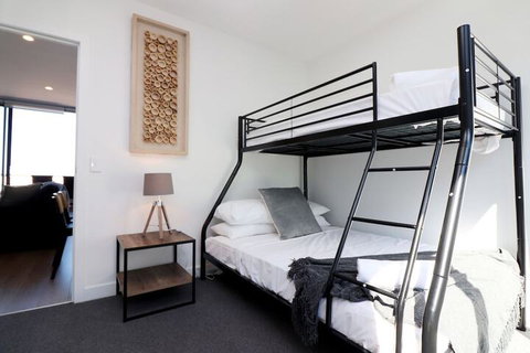 Queen Of Northcote Views Rejuvenate Stays - Holiday Adelaide 7
