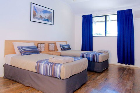 Cable Beach Apartments - Holiday Adelaide 6