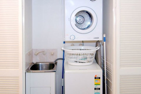 Cable Beach Apartments - Holiday Adelaide 4