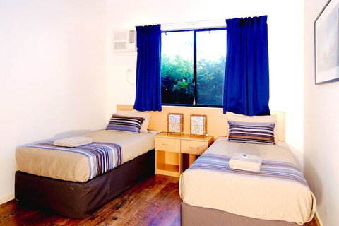 Cable Beach Apartments - Holiday Adelaide 2