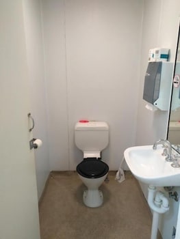 Irish Club Accommodation - Holiday Adelaide 2