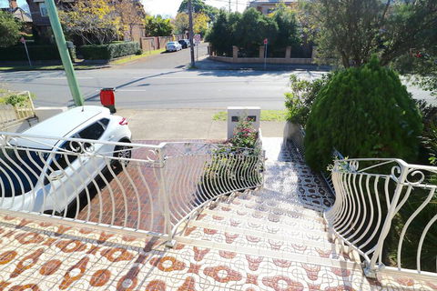 Sydney Airport Forest Rd Casual Stay - Holiday Adelaide 1