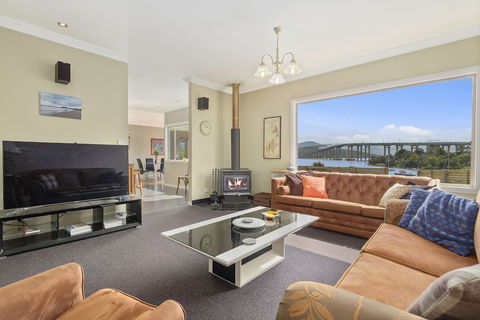 Manfield City Waterfront View Cottage - Holiday Adelaide 4