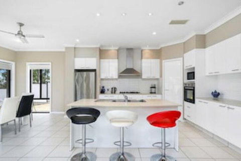 Central Gold Coast Large, Modern, Elevated Home - Holiday Adelaide 0