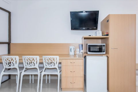 Casa Nostra Motel Mackay - Holiday Adelaide 1