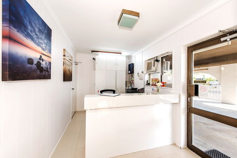 Casa Nostra Motel Mackay - Holiday Adelaide 0