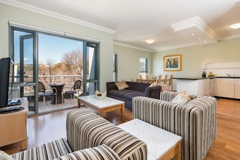 Sydney Inner City Sanctuary - Holiday Adelaide 6