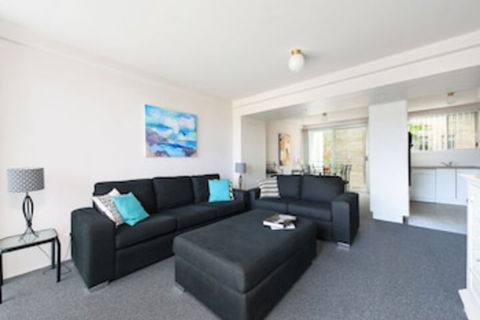 9 Cirrus At Fingal Bay - Holiday Adelaide 0
