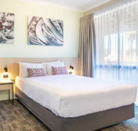 Nightcap at Wanneroo Tavern - Holiday Adelaide