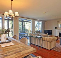 Villa Beaujolais Located Within Cypress Lakes - Holiday Adelaide