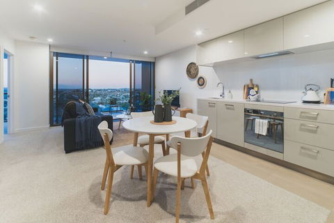 2 Bed Brisbane Resort Apartment - Holiday Adelaide 5