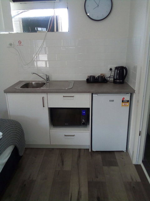 Appin Village Motel - Holiday Adelaide 5