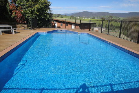 Delatite Apartments Merrijig - Holiday Adelaide 1