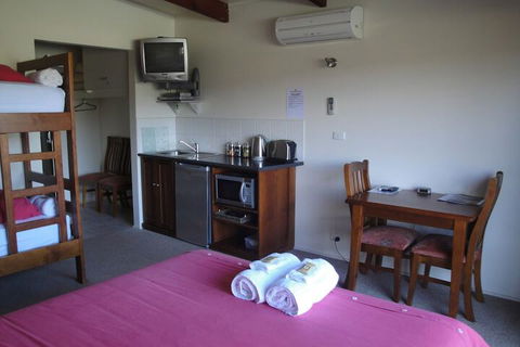 Delatite Apartments Merrijig - Holiday Adelaide 4