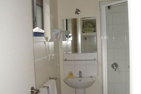 Delatite Apartments Merrijig - Holiday Adelaide 3