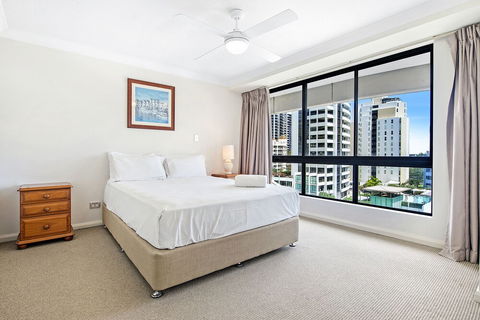 Victoria Square Apartment Broadbeach Level 9 - Holiday Adelaide 2