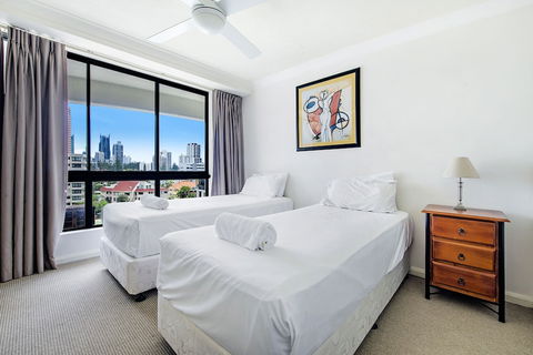 Victoria Square Apartment Broadbeach Level 9 - Holiday Adelaide 5
