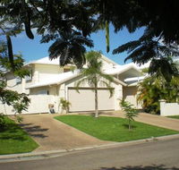 Poinciana Terraces - Holiday Adelaide