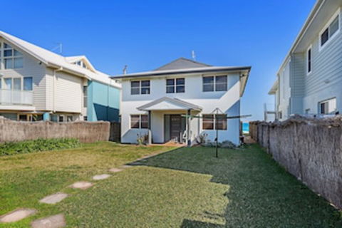 Birubi Lane 4 Anna Bay - Holiday Adelaide 0