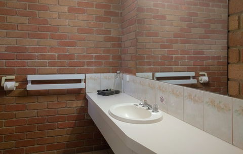 Travellers Inn Kaniva - Holiday Adelaide 5
