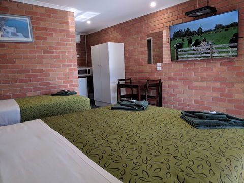 Travellers Inn Kaniva - Holiday Adelaide 3