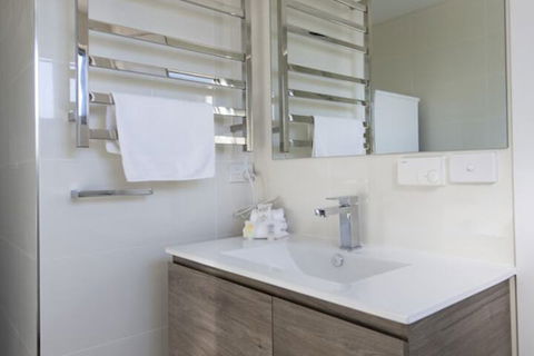 T-Bar On Twynam - Holiday Adelaide 1