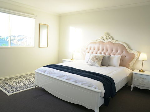 Classic 6brm Villa In Melbourne - Holiday Adelaide 6