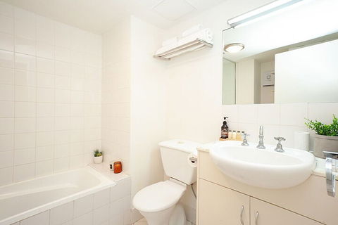 Urban Rest The Pelican - Holiday Adelaide 5