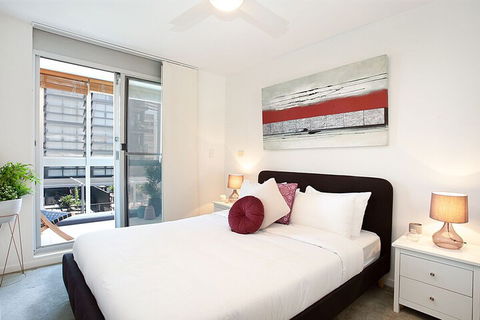 Urban Rest The Pelican - Holiday Adelaide 3