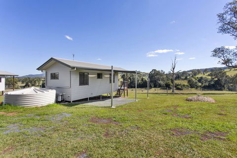 Valley Cabins By The Creek - Holiday Adelaide 3