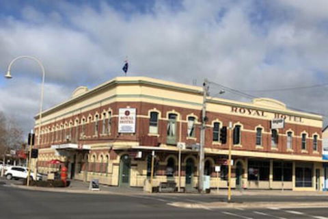 Royal Hotel - Holiday Adelaide 0