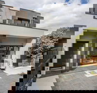 92 Brand New Doncaster Local House - Holiday Adelaide