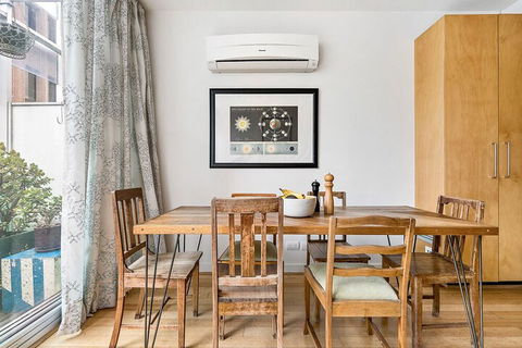 Zelda 1 Bedroom Central CBD Apartment - Holiday Adelaide 2