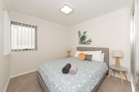 Lakeview Suites - Holiday Adelaide 1