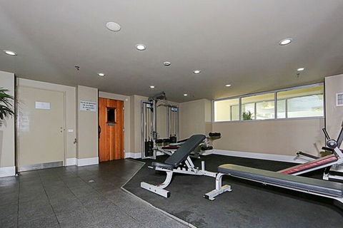 Spacious 1-Bedroom Apartment With Parking - Holiday Adelaide 7