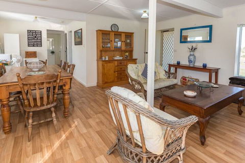 Carrickalinga Seahaven: Coastal Escape 4brm 29 Riverview Drive - Holiday Adelaide 6