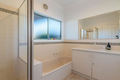 Beach Views On Beilby Free Wifi & Foxtel PET Friendly - Holiday Adelaide 7