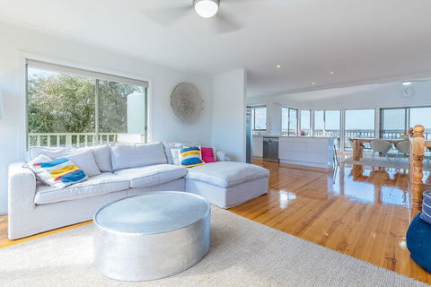 Beach Views On Beilby Free Wifi & Foxtel PET Friendly - Holiday Adelaide 1