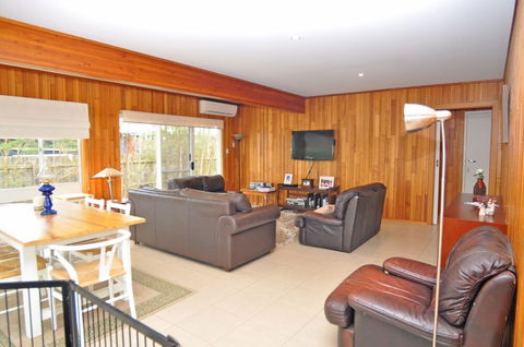 Welcome Break PET Friendly - Holiday Adelaide 4