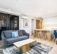 Arise Sky One - Holiday Adelaide