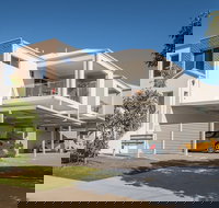 Woodland Retreat - Holiday Adelaide