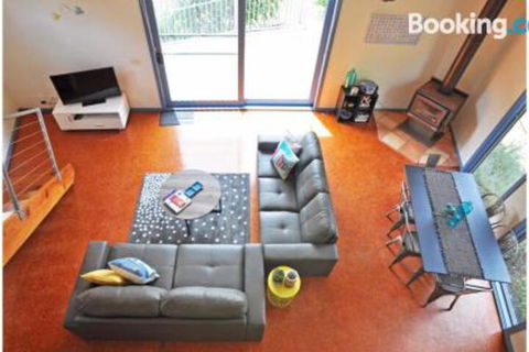 Surf Sounds Free Wifi PET Friendly Surf Side! - Holiday Adelaide 2