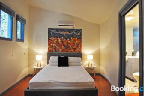 Surf Sounds Free Wifi PET Friendly Surf Side! - Holiday Adelaide 4