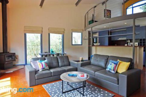 Surf Sounds Free Wifi PET Friendly Surf Side! - Holiday Adelaide 5