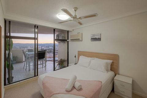 Heart Of Surfers Paradise Ocean Views - Holiday Adelaide 6