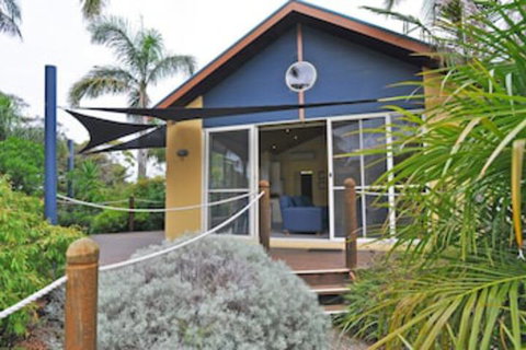 THE Sails 4 Linen Included Central Location - Holiday Adelaide 0