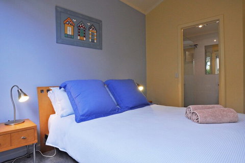 THE Sails 4 Linen Included Central Location - Holiday Adelaide 1