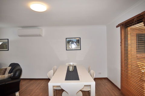 Palm Waters 4 PET Friendly - Holiday Adelaide 4