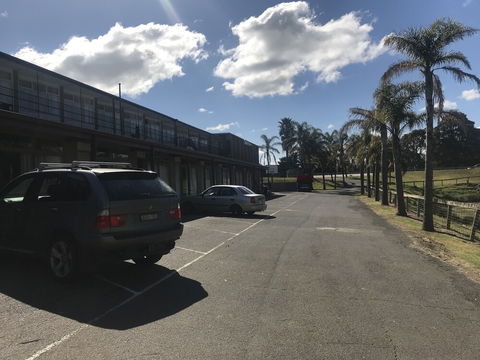 Rivers Apartments & Motel Sale Gippsland - Holiday Adelaide 1