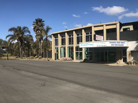 Rivers Apartments & Motel Sale Gippsland - Holiday Adelaide 6